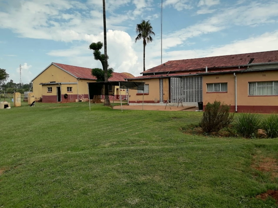 Commercial Property for Sale in Olifantshoek North West